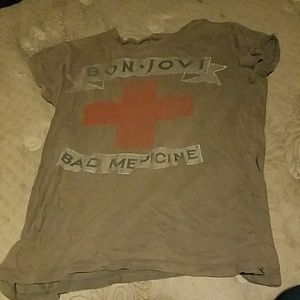Bon jovi bad medicene distressed and worn t-shirt